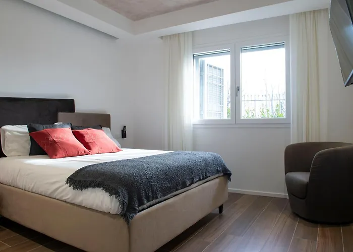 Villini Dell'acquedotto Felice *